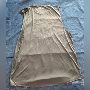 Grey sleeveless under Armour shorts